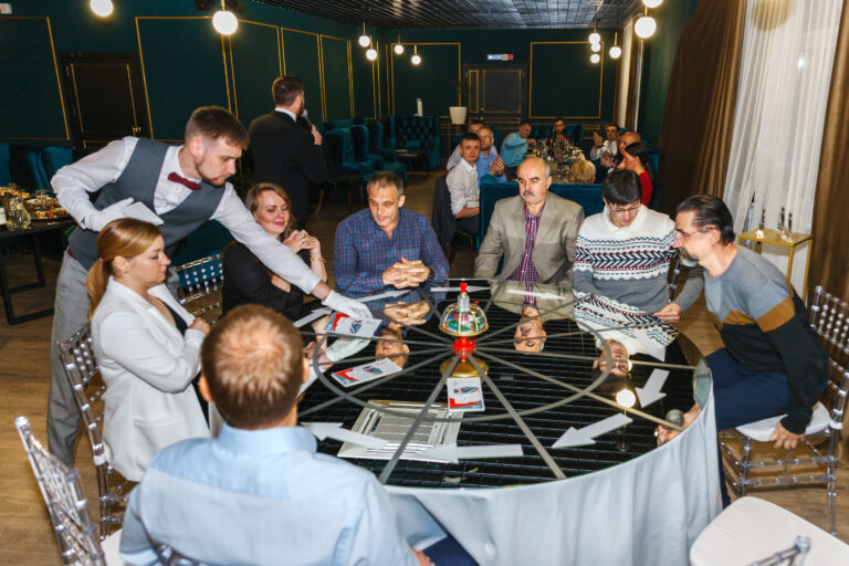 Вери гуд провели для Ростеликома интеллектуальный тимбилдинг "Что, где, когда?" В нижневартовске